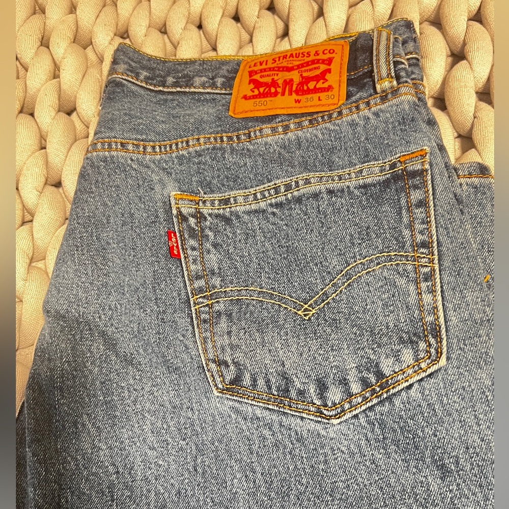 Levi's 550 Classic Blue Jeans size 36x30